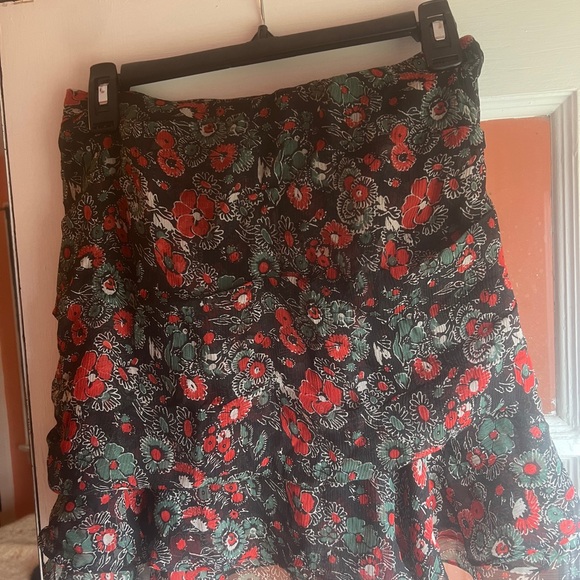 VERONICA BEARD Mini Skirt Black Red Sz 2 Floral Print Ruched Front Zip Chic - Picture 12 of 12